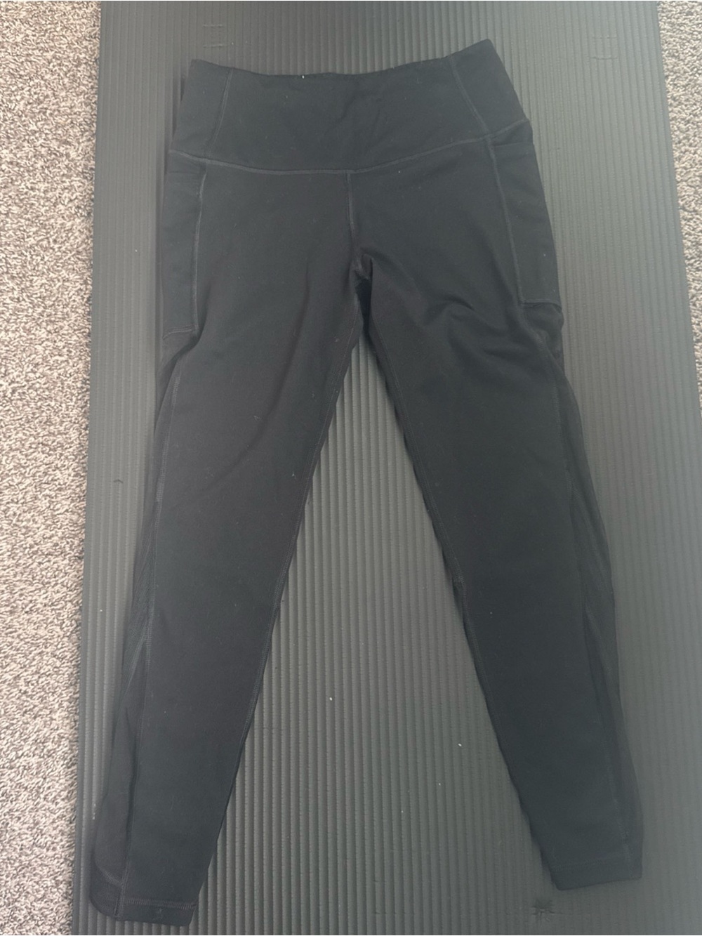 Victoria's Secret Black Sport capri Leggings with Interior Print